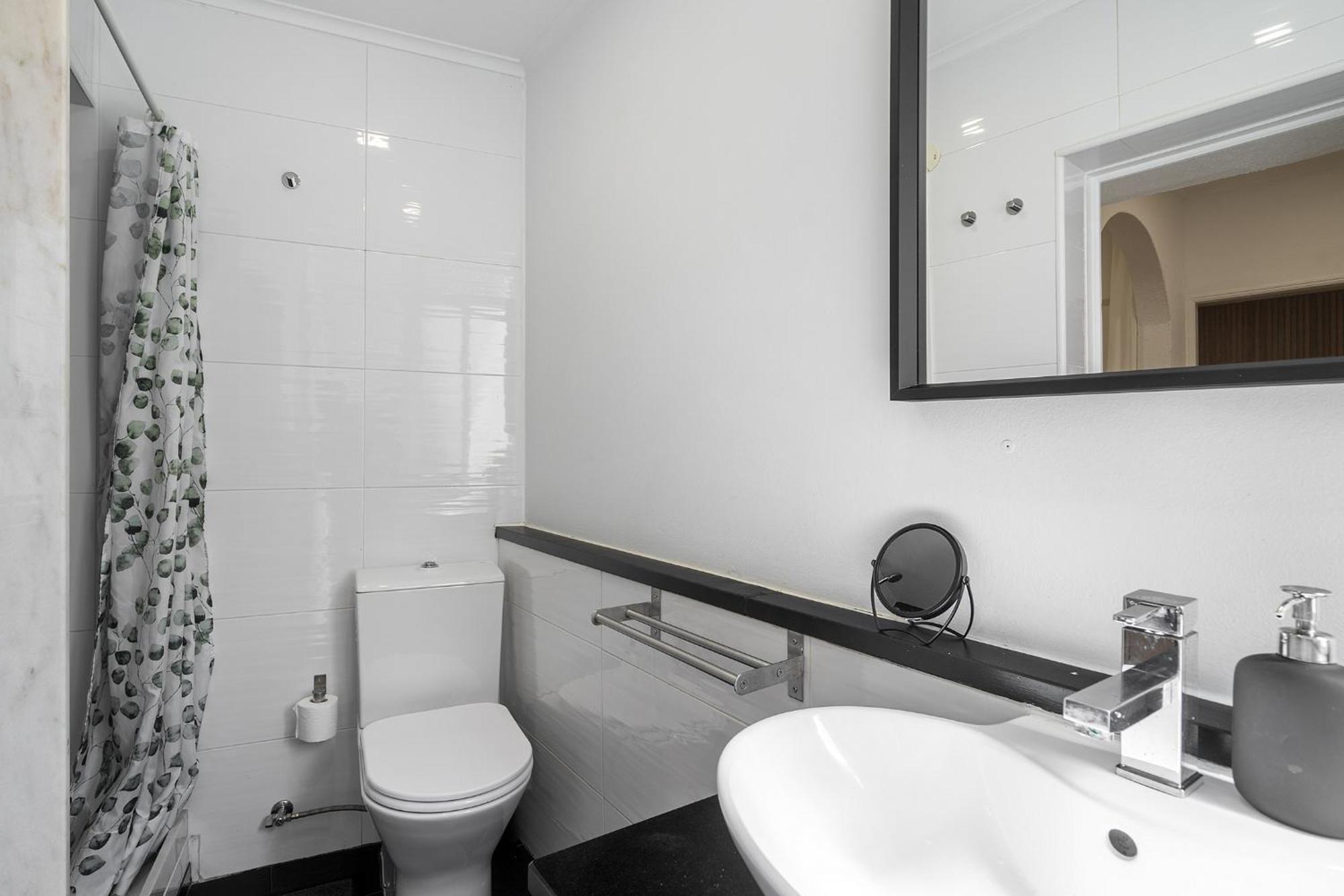 Whome Stylish Family Residence In The Heart Of Chiado Lisbon Bagian luar foto